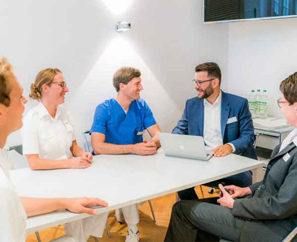 Gebauer mit Praxisteam